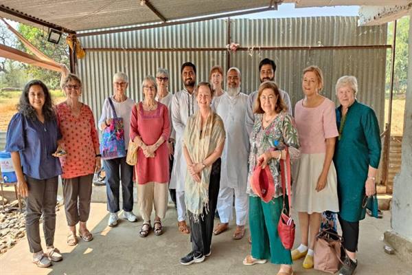 Indian Tour : ऑस्ट्रेलिया के प्रतिनिधि-मण्डल ने बाग का भ्रमण कर कला की प्रक्रिया को जाना-समझा