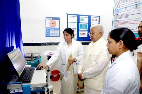 Katju Hospital : मध्यप्रदेश के राज्यपाल ने काटजू अस्पताल में किया जाँच मशीनों का लोकार्पण