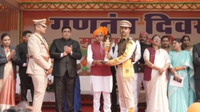 कोरबा में राष्ट्रभक्ति का भव्य उत्सव: जिला स्तरीय समारोह में राजस्व मंत्री टंक राम वर्मा ने किया ध्वजारोहण, शहीदों के परिजन सम्मानित…..