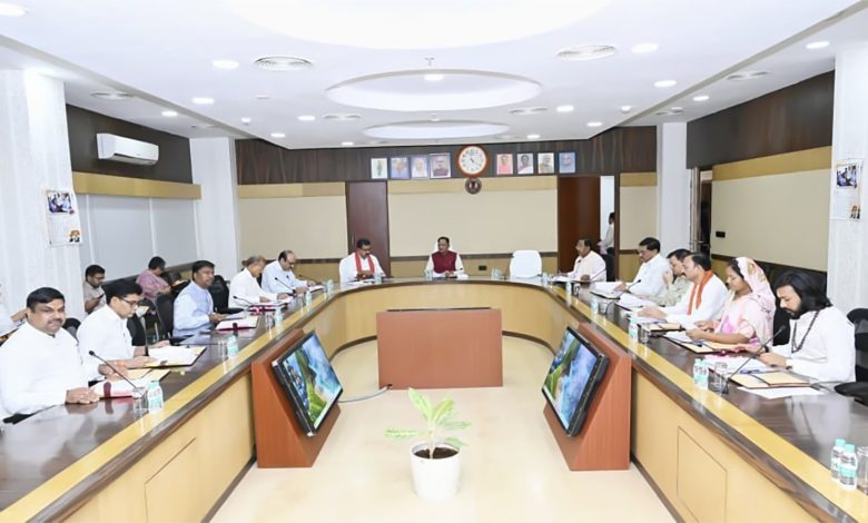 CG Cabinet Meeting: साय कैबिनेट की बैठक में कई महत्वपूर्ण फैसलों पर लगी मुहर; पावर कंपनी के IPO को मिली मंजूरी, कृषक उन्नति योजना नए स्वरूप में होगी लागू, 240 ई-बसों का रास्ता साफ